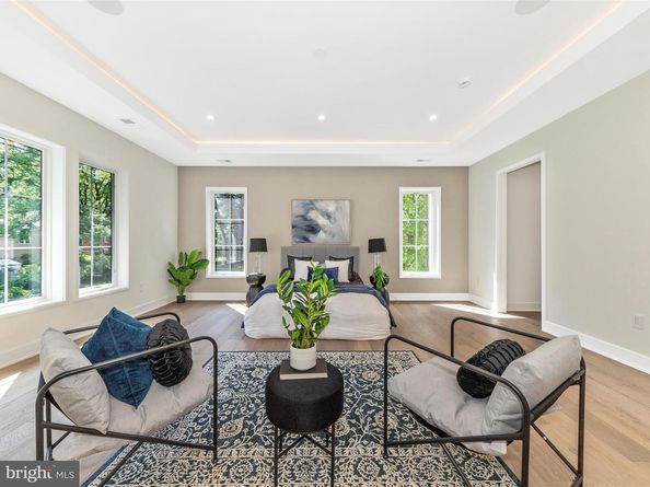 1009 Hillcrest Drive SW, Vienna VA 22180