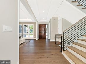1009 Hillcrest Drive SW, Vienna VA 22180