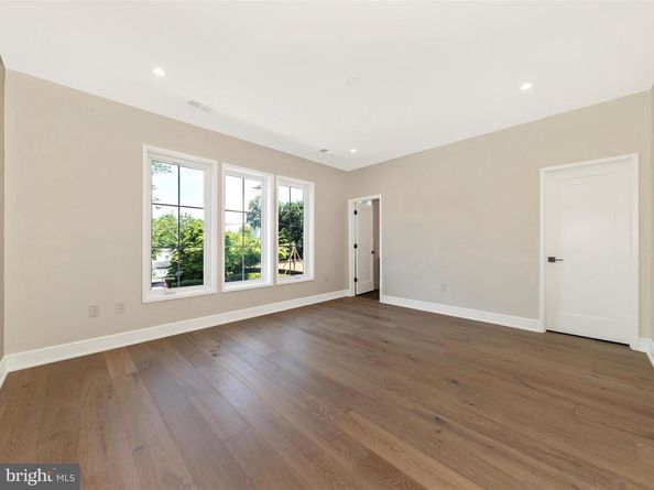 1009 Hillcrest Drive SW, Vienna VA 22180