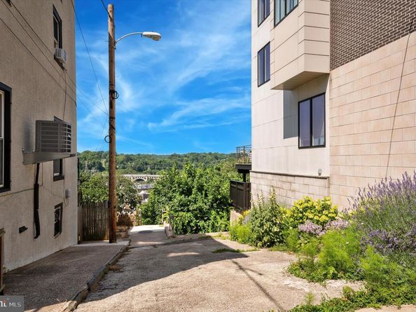 4343 Boone Street, Philadelphia PA 19128
