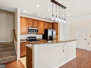 133 N Bread Street J3, Philadelphia PA 19106