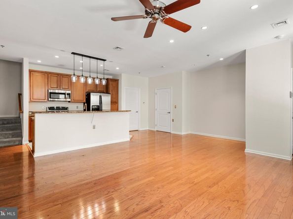 133 N Bread Street J3, Philadelphia PA 19106