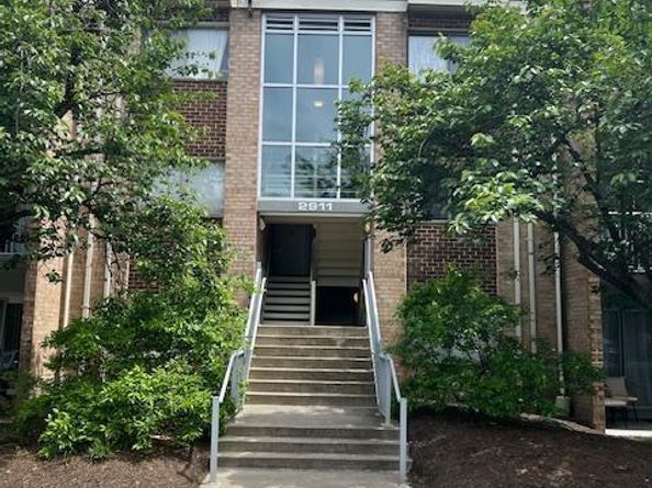 2911 Charing Cross Rd. 16, Falls Church VA 22042