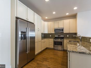 600 S 24TH Street