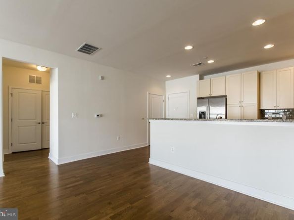 600 S 24TH Street 213, Philadelphia PA 19146