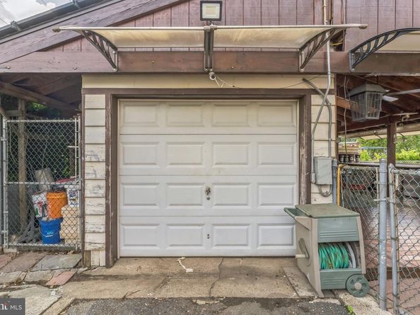210 E Ashland Avenue, Glenolden PA 19036
