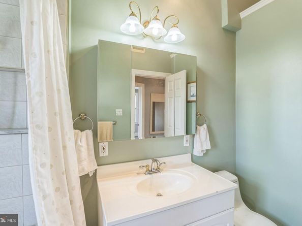 210 E Ashland Avenue, Glenolden PA 19036