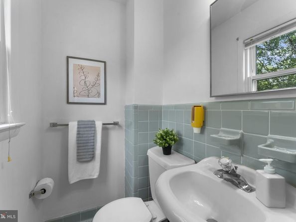 6412 24TH Street N, Arlington VA 22207