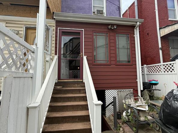 1121 8TH Street NE, Washington DC 20002