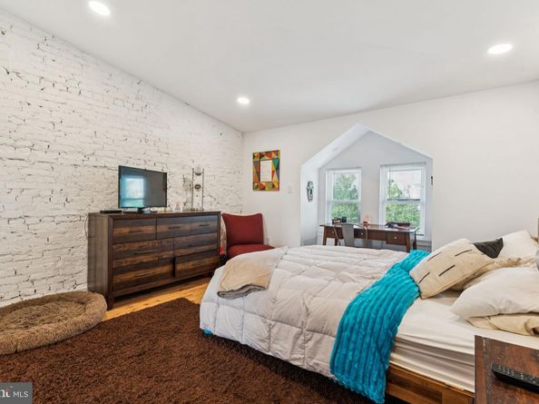 5735 Knox Street, Philadelphia PA 19144