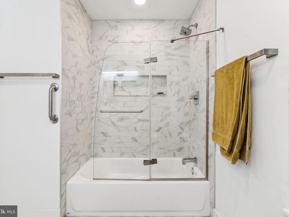 5735 Knox Street, Philadelphia PA 19144