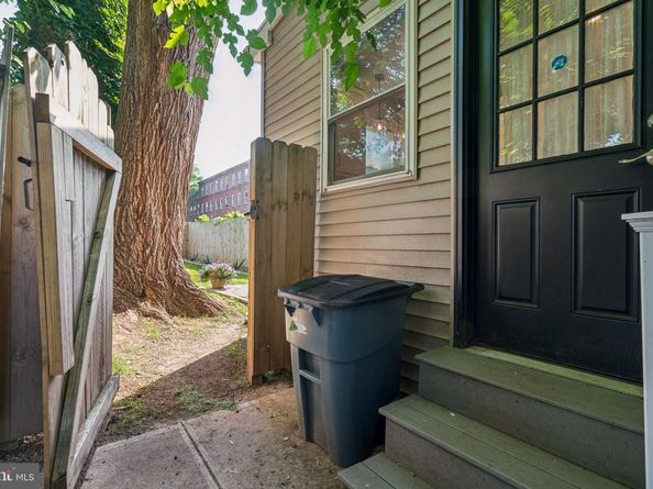 5735 Knox Street, Philadelphia PA 19144