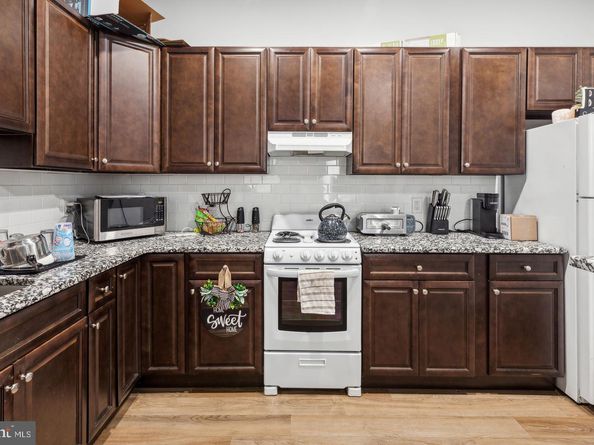 1633 W Oxford Street, Philadelphia PA 19121