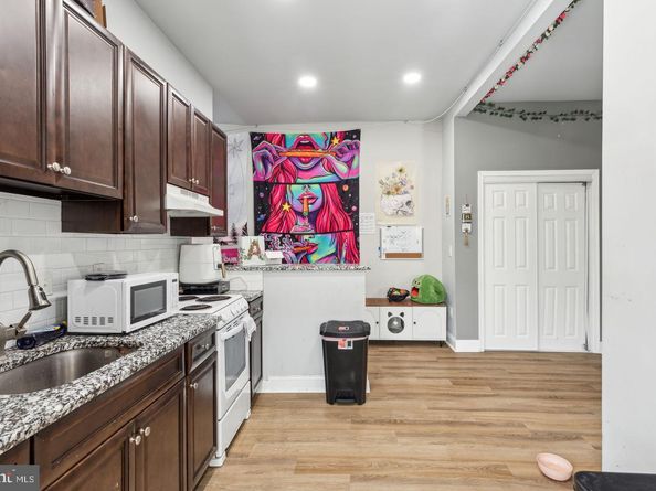 1633 W Oxford Street, Philadelphia PA 19121