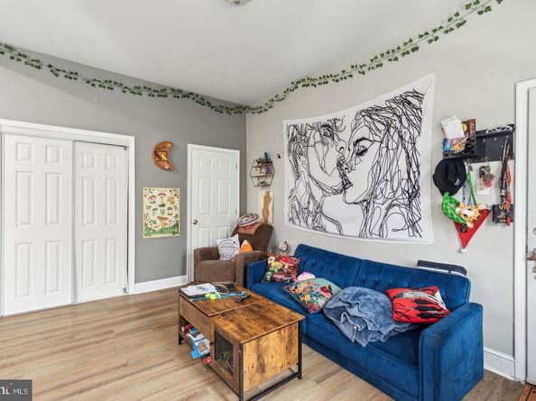 1633 W Oxford Street, Philadelphia PA 19121