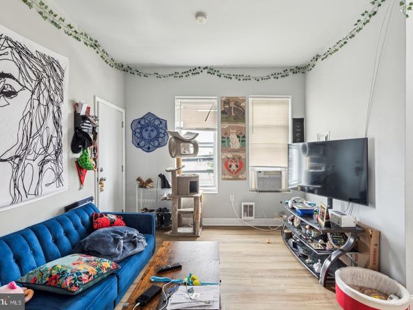 1633 W Oxford Street, Philadelphia PA 19121