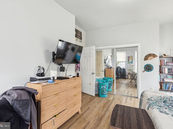1633 W Oxford Street, Philadelphia PA 19121