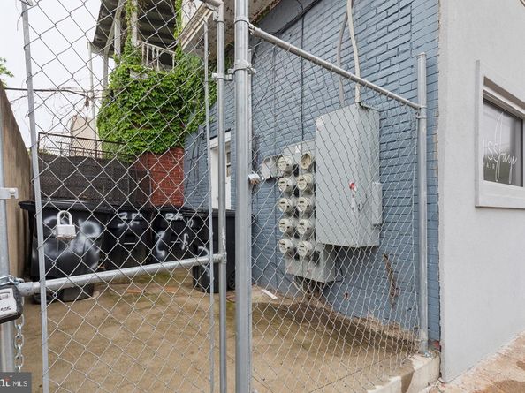 1633 W Oxford Street, Philadelphia PA 19121