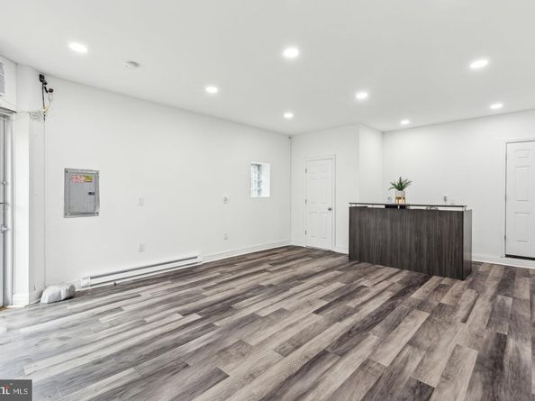 1633 W Oxford Street, Philadelphia PA 19121