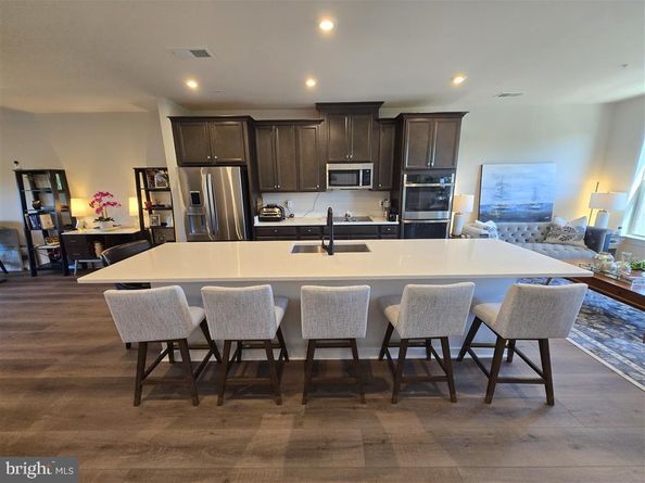 13508 Innovation Station Loop 3B, Herndon VA 20171