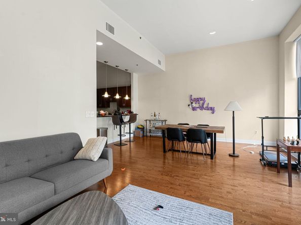 707 Chestnut Street, Philadelphia PA 19106