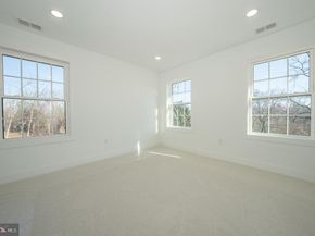 2627 County Line Rd, Chalfont PA 18914