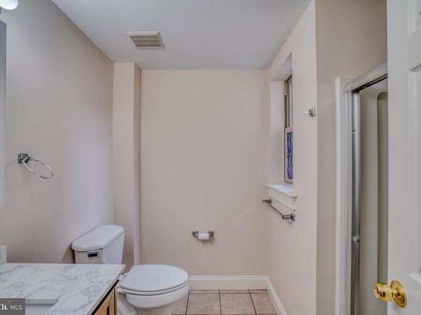 2542 W Girard Avenue, Philadelphia PA 19130