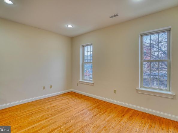 2542 W Girard Avenue, Philadelphia PA 19130