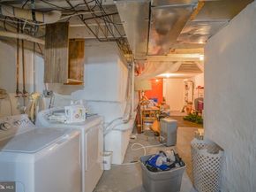 2542 W Girard Avenue, Philadelphia PA 19130