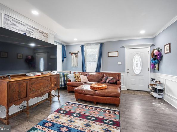 320 N Crown Street, Morrisville PA 19067