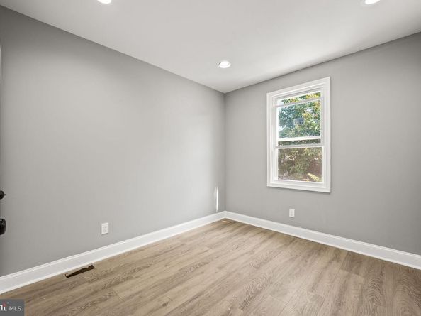 1933 E Somerset Street, Philadelphia PA 19134