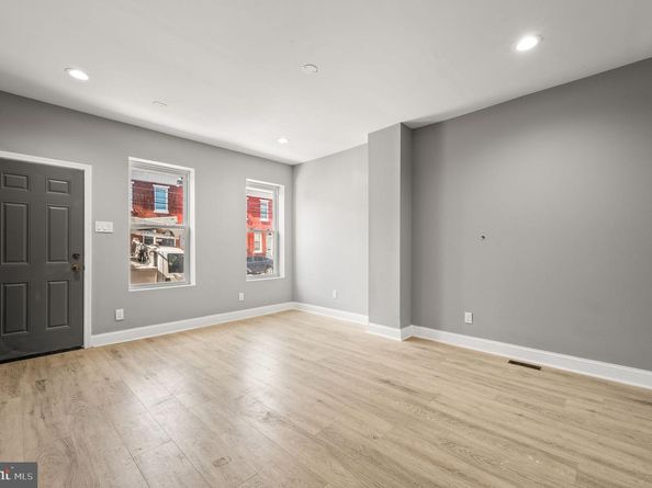 1933 E Somerset Street, Philadelphia PA 19134
