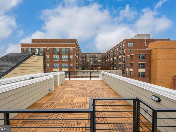 313 I NE 2, Washington DC 20002