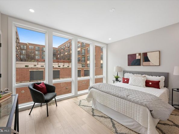 313 I NE 2, Washington DC 20002