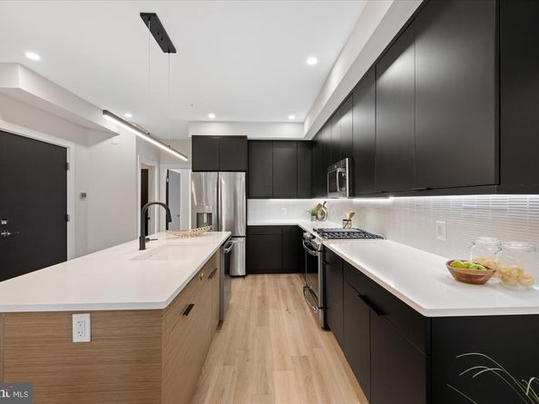 313 I NE 2, Washington DC 20002