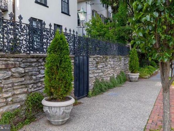 191 E Evergreen Avenue, Philadelphia PA 19118