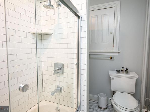 191 E Evergreen Avenue, Philadelphia PA 19118