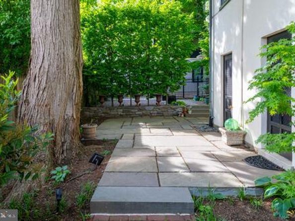 191 E Evergreen Avenue, Philadelphia PA 19118
