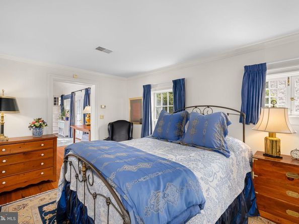 318 N Quaker Lane, Alexandria VA 22304