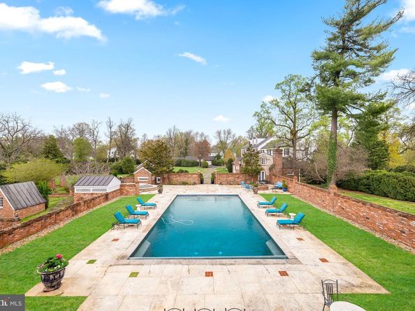 318 N Quaker Lane, Alexandria VA 22304