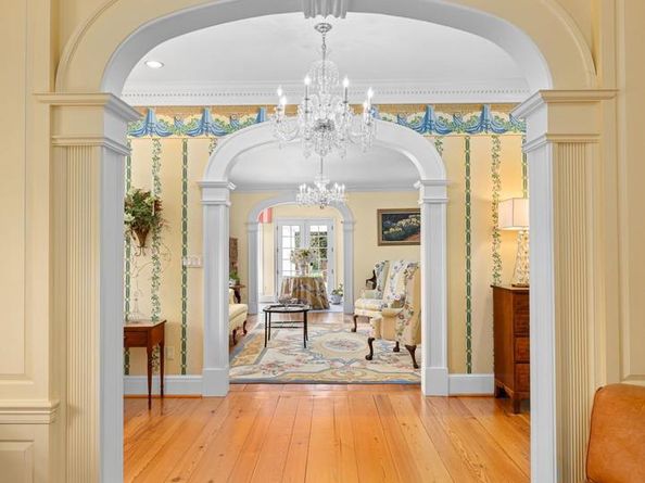 318 N Quaker Lane, Alexandria VA 22304