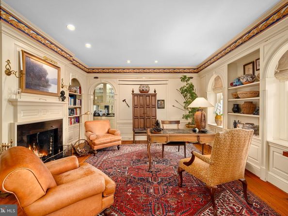 318 N Quaker Lane, Alexandria VA 22304