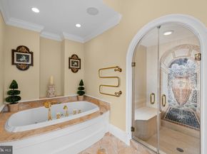 318 N Quaker Lane, Alexandria VA 22304