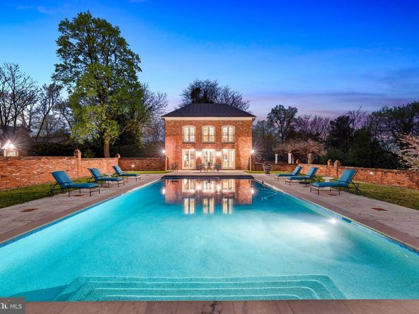 318 N Quaker Lane, Alexandria VA 22304