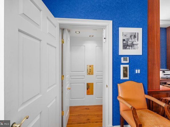 318 N Quaker Lane, Alexandria VA 22304