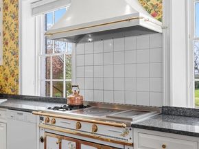 318 N Quaker Lane, Alexandria VA 22304