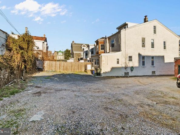 260 Roxborough Avenue, Philadelphia PA 19128
