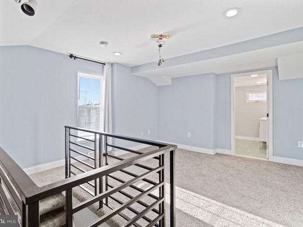 260 Roxborough Avenue, Philadelphia PA 19128