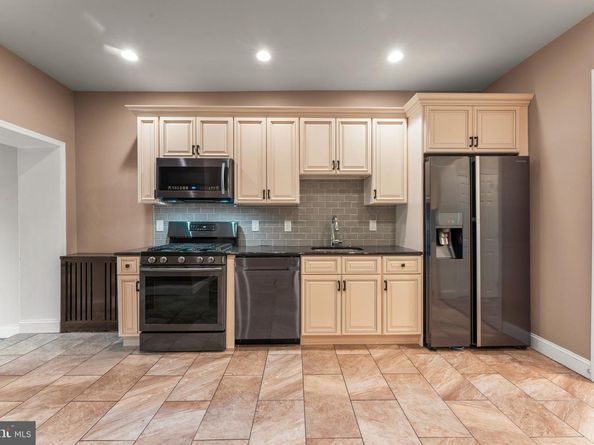 1013 Federal Street, Philadelphia PA 19147