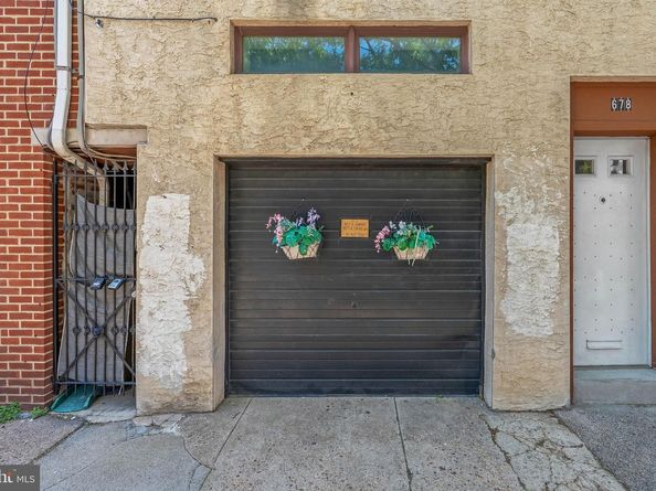678 N 15TH Street, Philadelphia PA 19130